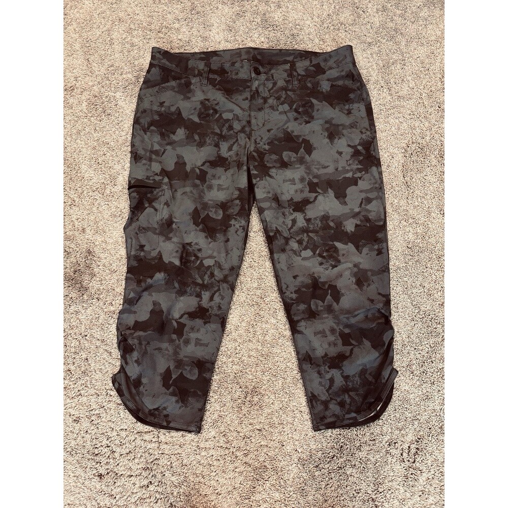 Eddie Bauer Gray Floral Camo Cargo Capri Nylon Stretch Pants Women’s Size 14